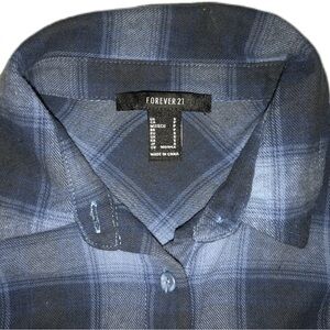 Forever 21 Blue and Black Plaid Flannel Women's Long Sleeved Button Up Sz: Small